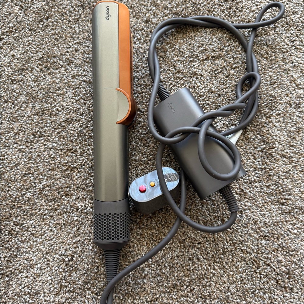 SOLD‼️🛑❌: Dyson Air Straigthener